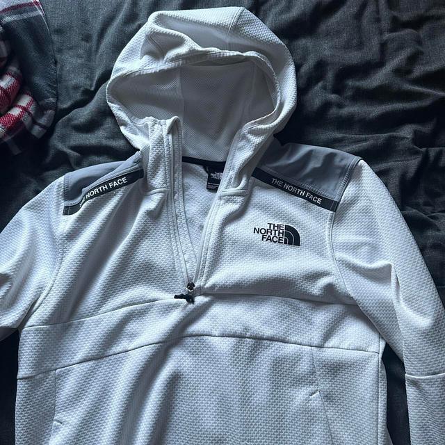 The North Face Men's Hoodie - White - M on Productcaster.