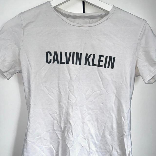 Calvin Klein Women's T-shirt - White - XS on Productcaster.