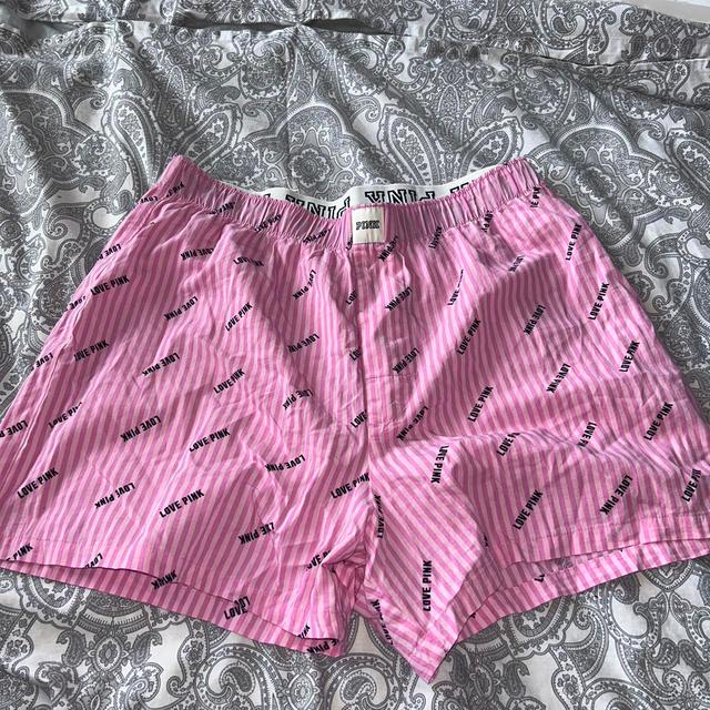 Victoria's Secret Women's Shorts - Pink/White - M on Productcaster.