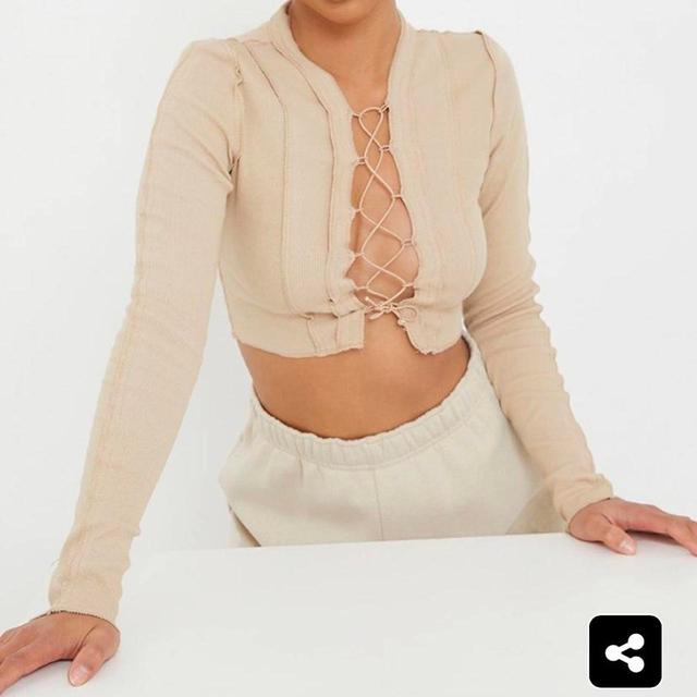 PrettyLittleThing Women's Crop top - Cream - 4 on Productcaster.