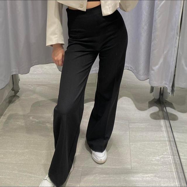 H&M Women's Flare Trousers - Black - UK 6 on Productcaster.