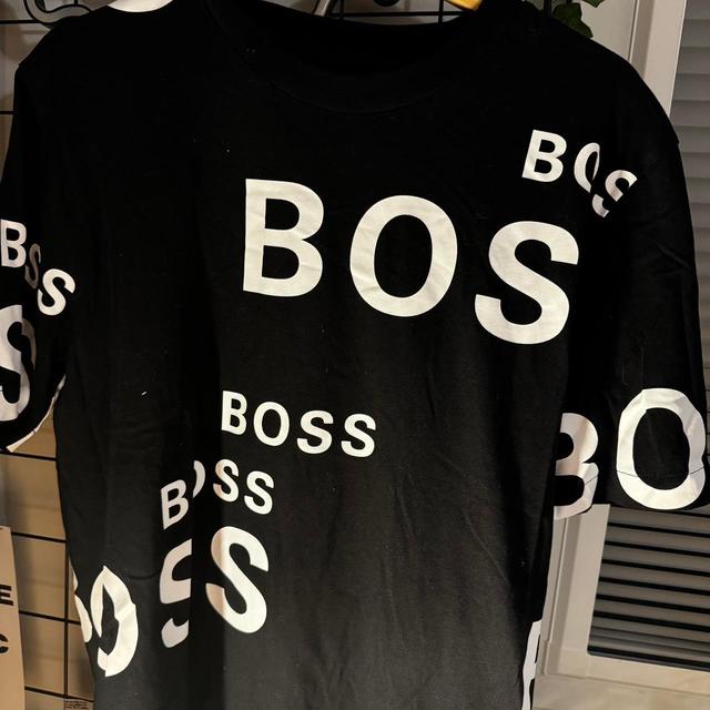 Hugo Boss Men's T-shirt - Black - M on Productcaster.