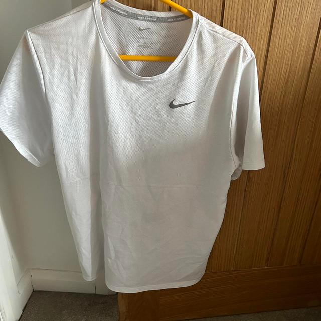 Nike Men's T-shirt - White - M on Productcaster.