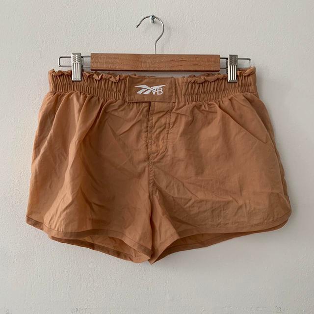 Victoria Beckham Women's Shorts - Tan - S on Productcaster.