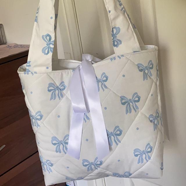 Women's Tote bags - White on Productcaster.