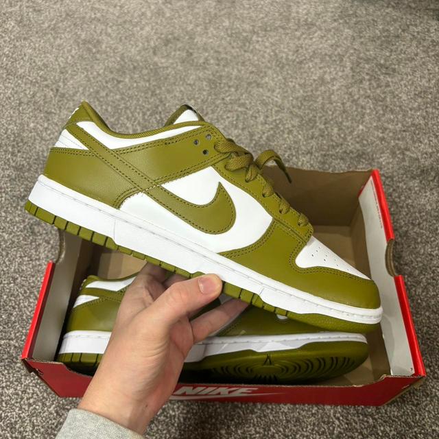 Nike Men's Trainers - Green/Khaki - UK 9.5 on Productcaster.