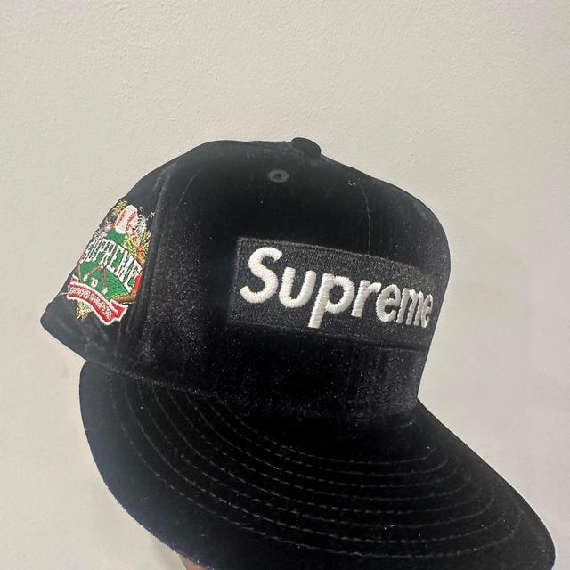 Supreme Men's Caps - Black on Productcaster.