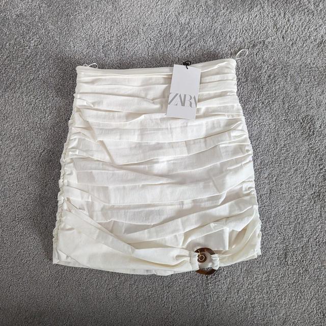 Zara Women's Mini Skirt - Cream/White - S on Productcaster.