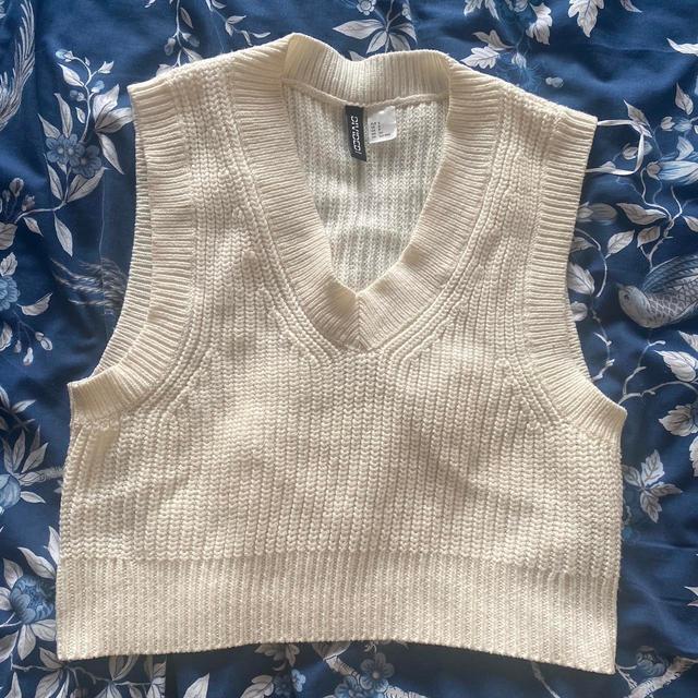 H&M Women's Jumper - Cream - S on Productcaster.