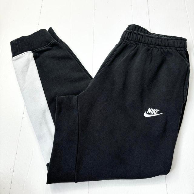 Nike Men's Sweatpants - Black - L on Productcaster.