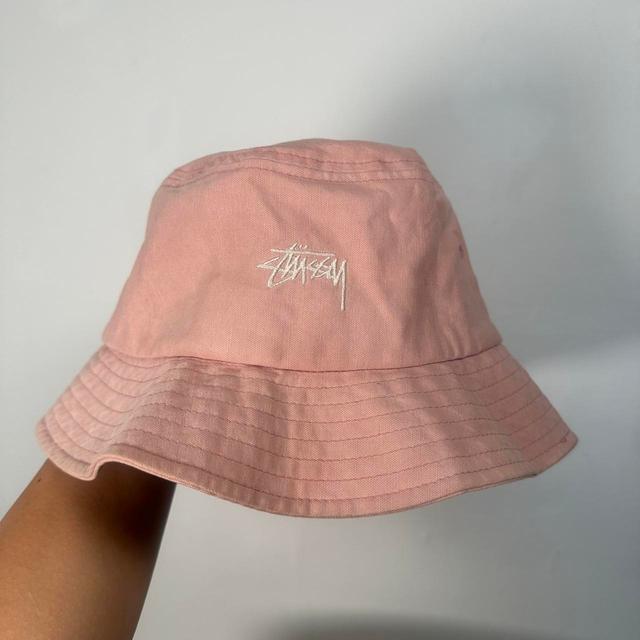 Stüssy Women's Bucket hats - Pink on Productcaster.