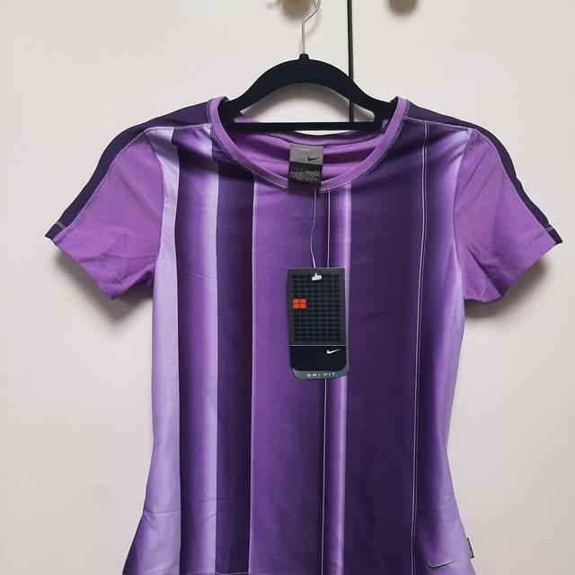 Nike Women's Crop top - Purple - XS on Productcaster.