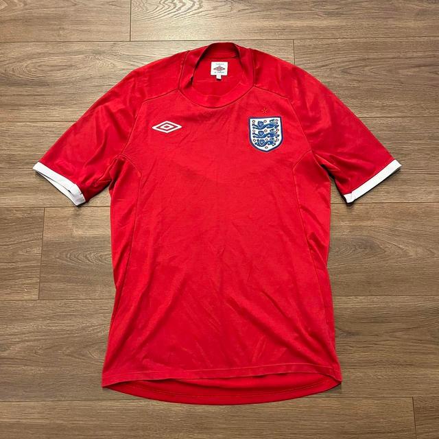 Umbro Men's T-shirt - Red - XL on Productcaster.