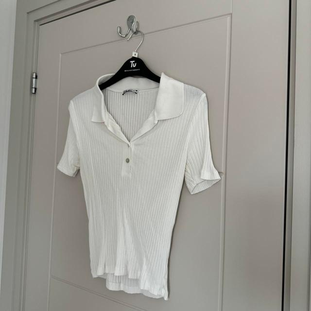 Zara Women's Polo shirt - White - S on Productcaster.