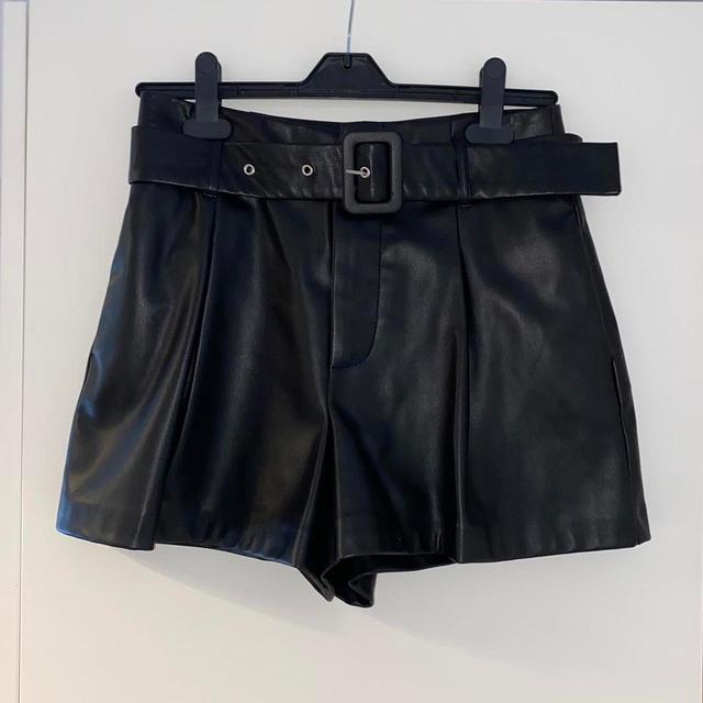 Zara Women's Shorts - Black - S on Productcaster.