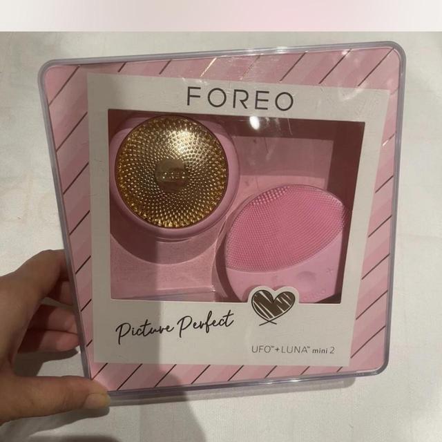 Foreo Skincare - Pink/Gold on Productcaster.