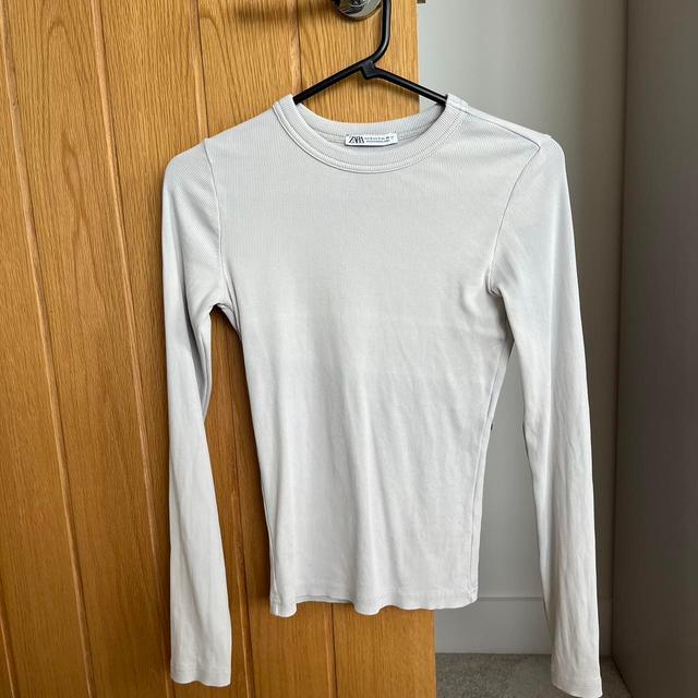 Zara Women's T-shirt - Grey - S on Productcaster.