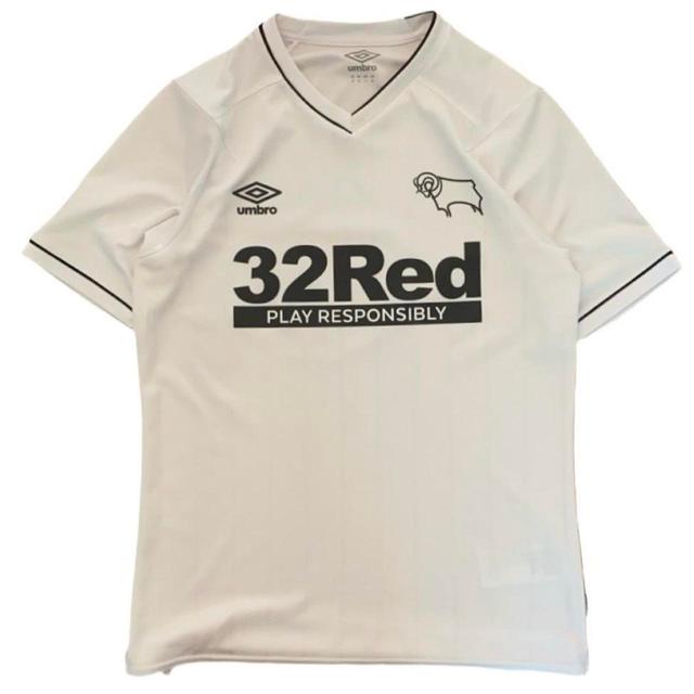 Umbro Men's T-shirt - White - M on Productcaster.