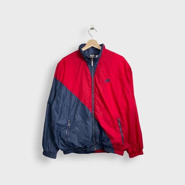 Nike Men's Lightweight Jacket - Red - M on Productcaster.