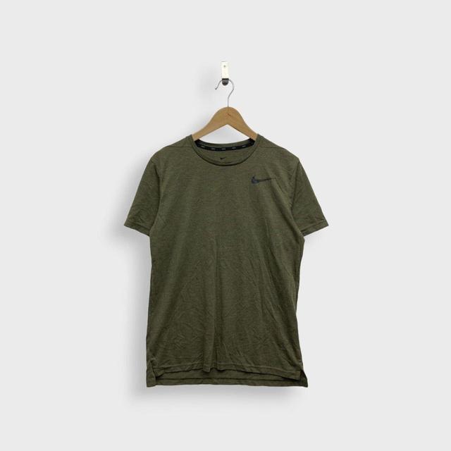 Nike Men's T-shirt - Green - M on Productcaster.