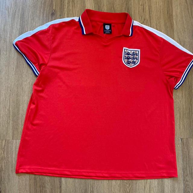 Score Draw Men's T-shirt - Red/White - XXL on Productcaster.