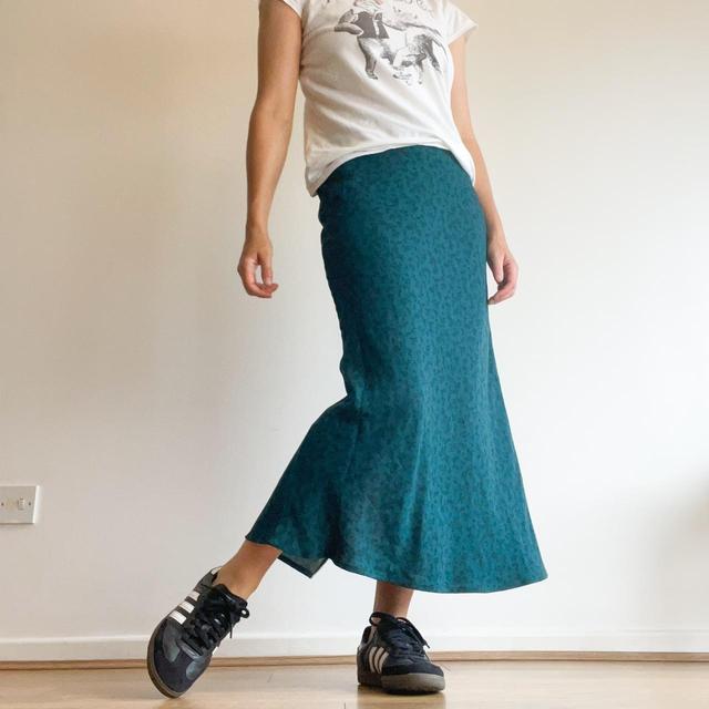 Hollister Co. Women's Skirt - Green - S on Productcaster.