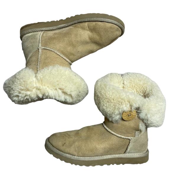 UGG Women's Casual Boots - Cream - UK 3.5 on Productcaster.