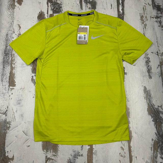 Nike Men's T-shirt - Green - L on Productcaster.