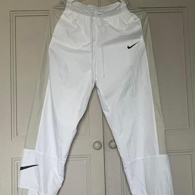 Nike Women's Trousers - White/Black - UK 6 on Productcaster.