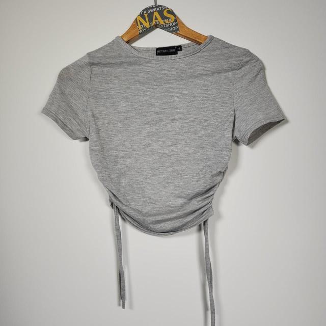 PrettyLittleThing Women's Crop top - Grey - S on Productcaster.