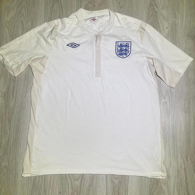 Umbro Men's T-shirt - White/Cream - XXL on Productcaster.