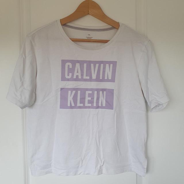 Calvin Klein Women's T-shirt - White - M on Productcaster.