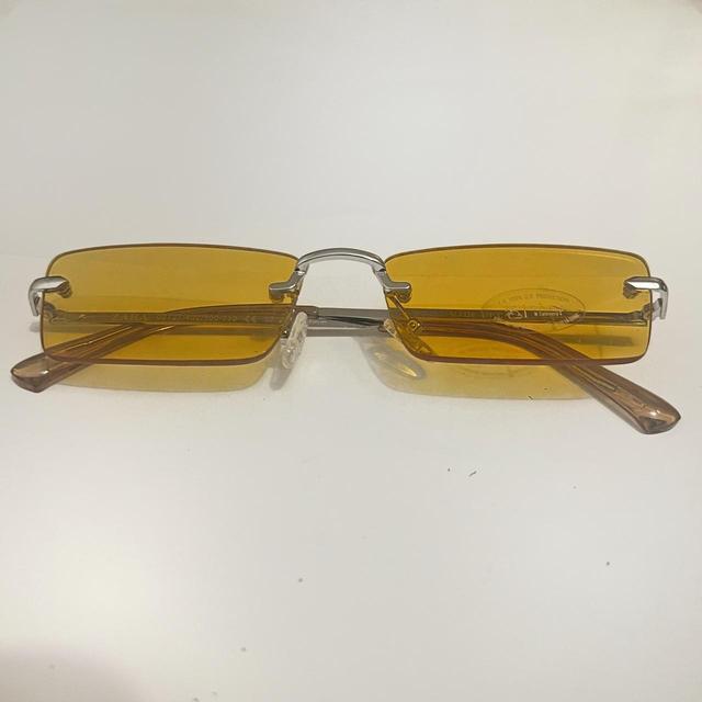 Women's Sunglasses - Yellow on Productcaster.