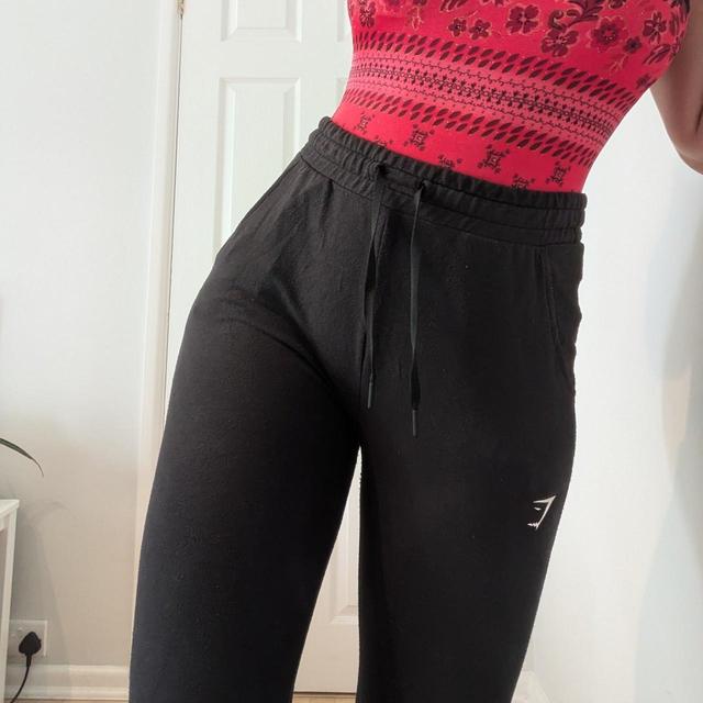 Gymshark Women's Sweatpants - Black - M on Productcaster.