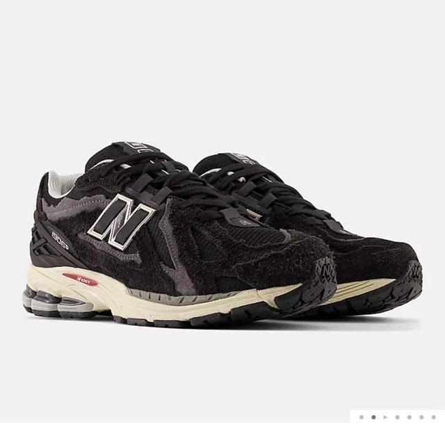 New Balance Women's Trainers - Black/Grey - UK 7 on Productcaster.