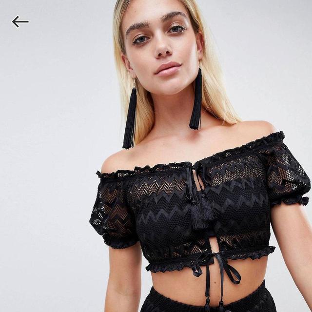 Women's Crop top - Black - M on Productcaster.