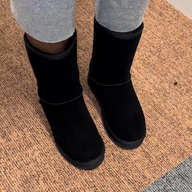 UGG Women's Platform Boots - Black - UK 6 on Productcaster.