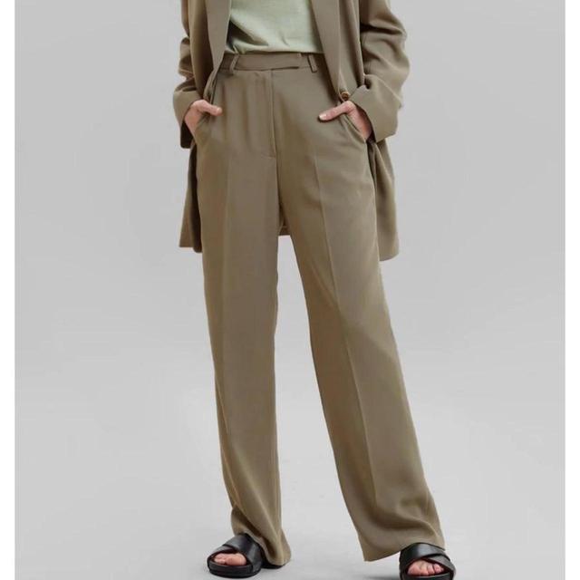 Frankie Shop Women's Trousers - Khaki - S on Productcaster.