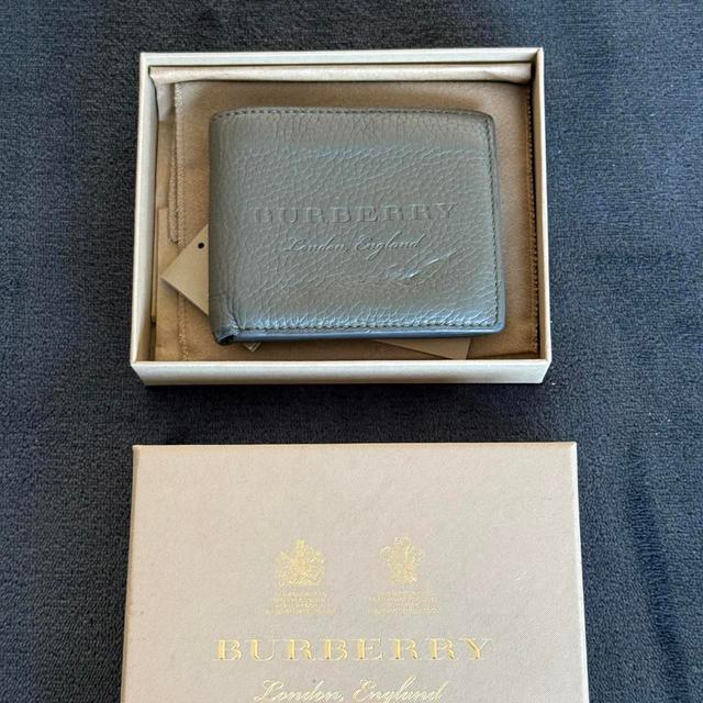 Burberry Men's Wallets - Green/Khaki on Productcaster.