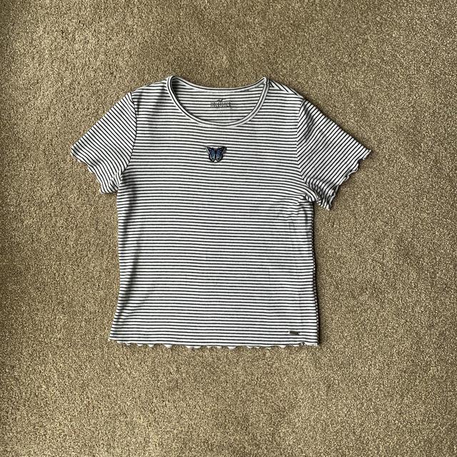 Hollister Co. Women's T-shirt - White - S on Productcaster.