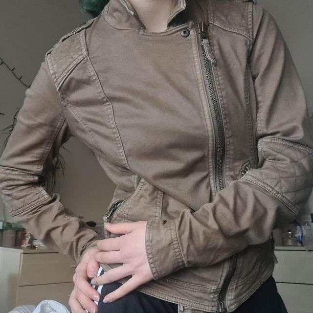 Abercrombie & Fitch Women's Bomber Jacket - Khaki - UK 8 on Productcaster.