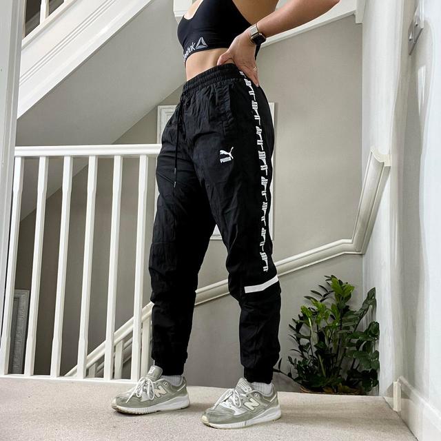 Puma Women's Sweatpants - White - M on Productcaster.