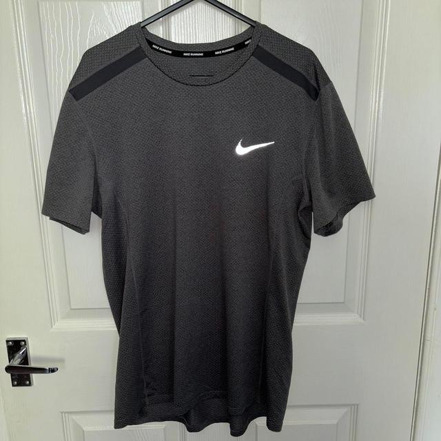 Nike Men's T-shirt - Grey/Black - M on Productcaster.