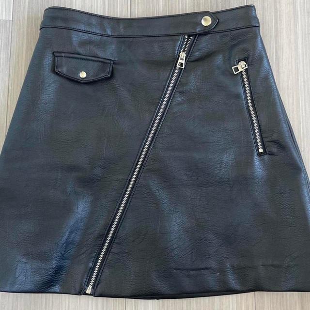 H&M Women's Mini Skirt - Black - M on Productcaster.