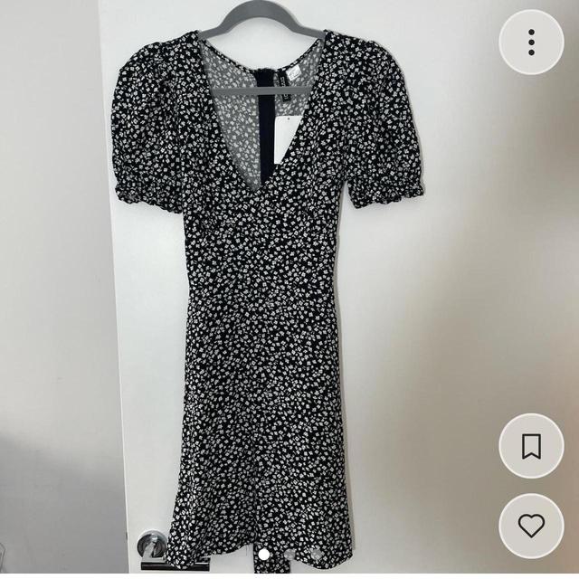 H&M Women's Dress - Black - 6 on Productcaster.