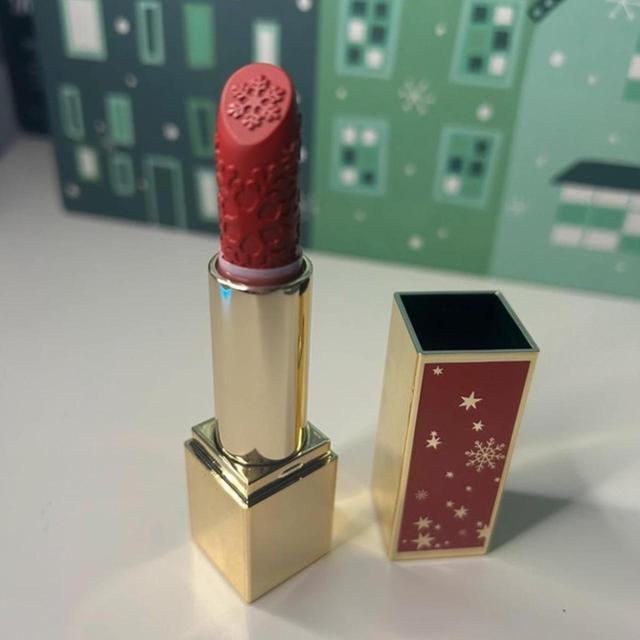 Estée Lauder Lipstick - Red on Productcaster.