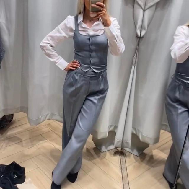 H&M Women's Suit - Grey - 8 on Productcaster.