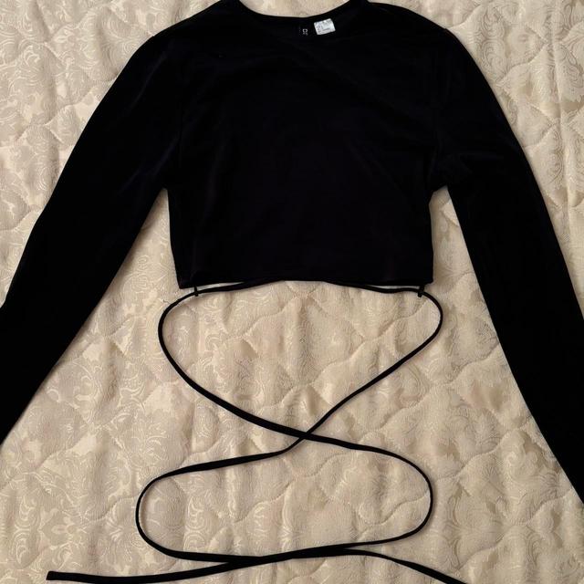 H&M Women's Crop top - Black/Navy - S on Productcaster.