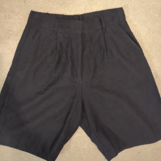 H&M Women's Shorts - Black - UK 12 on Productcaster.