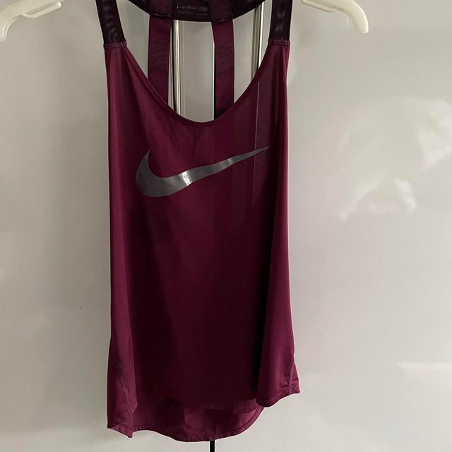 Nike Women's Vest - Burgundy - S on Productcaster.